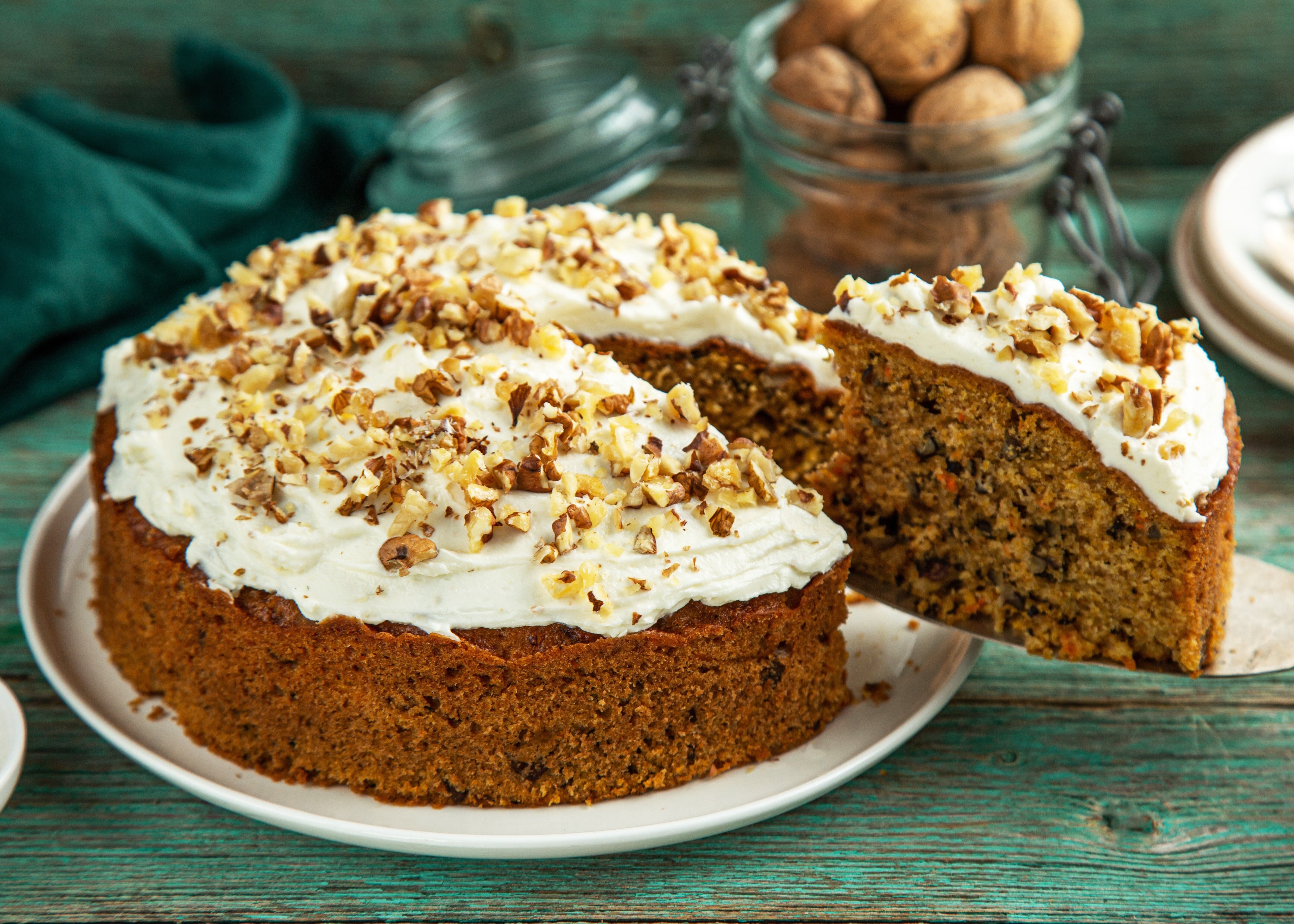 Mom’s Carrot Cake with Creamy Cream Cheese Topping (+Cinnamon, walnuts and coconut sugar)