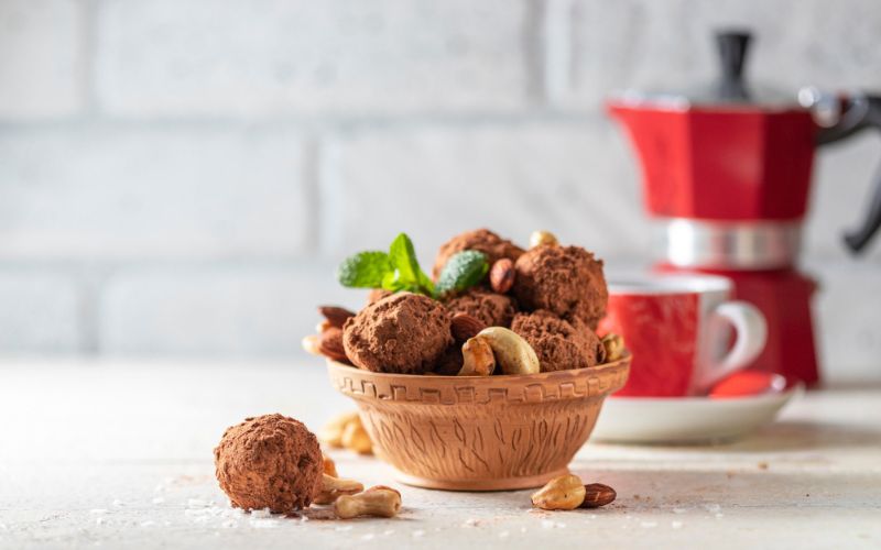 Cacao & Goji Energy Balls