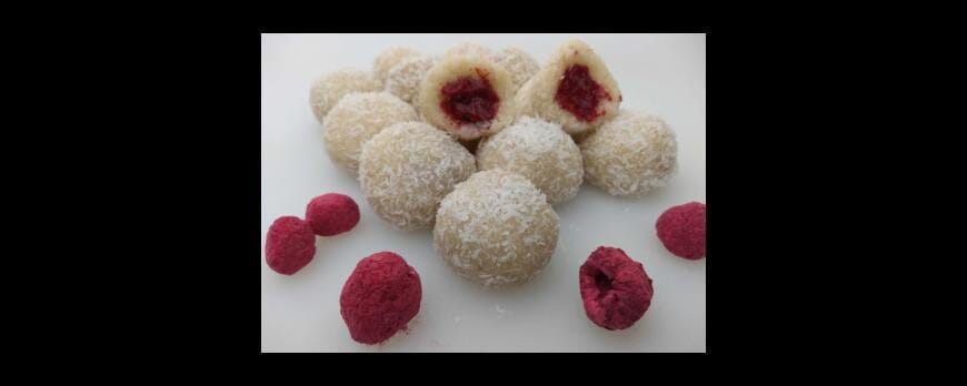 [Recipe] Berry Jam Coconut Snowballs (Vegan)