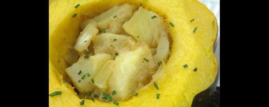 [Recipe] Turnip-Stuffed Acorn Squash with Nutritional Yeast