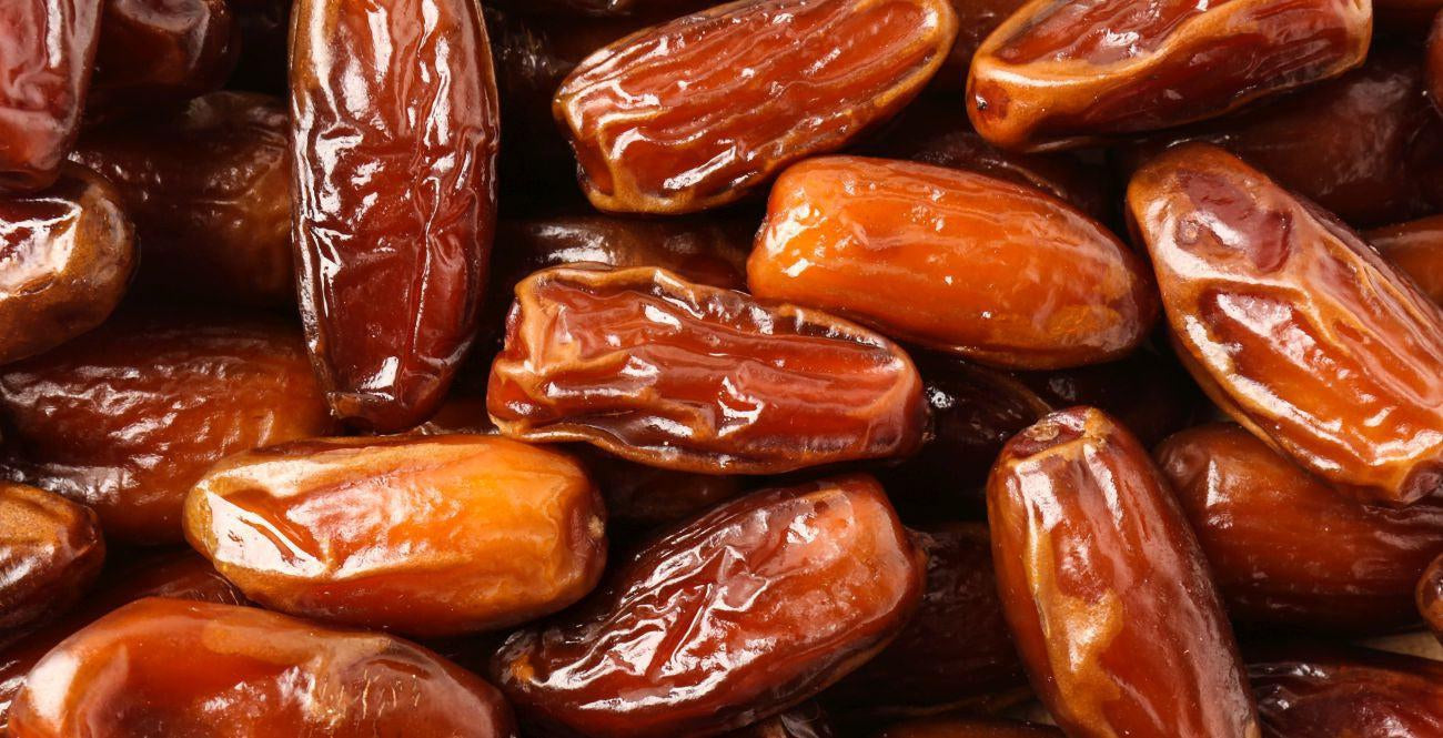 This is a picture of many Deglet Noor dates